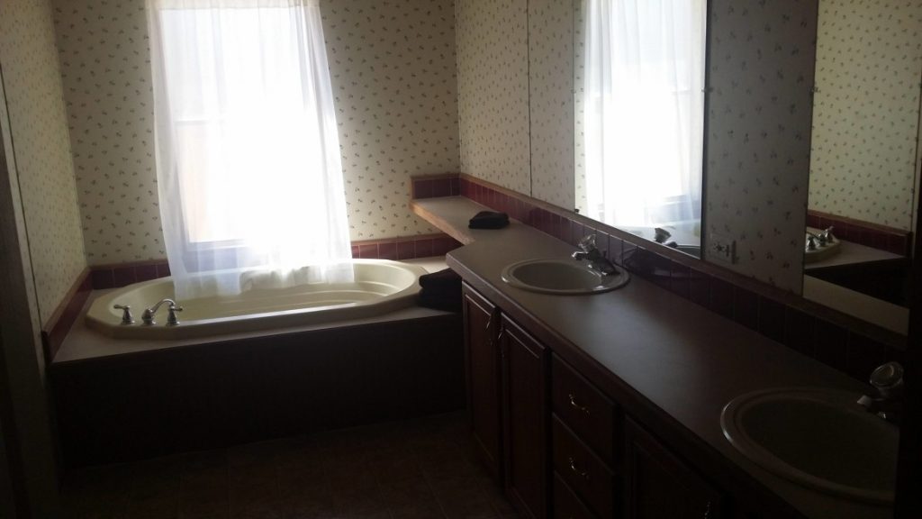 A Bathroom-Deer Hunting Alabama-Rock Bottom Ranch 1831 Rocky Hill Rd Uriah Al 36480 251-233-9720